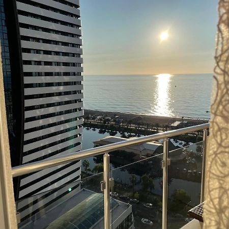 Roini Apartment Батуми Экстерьер фото