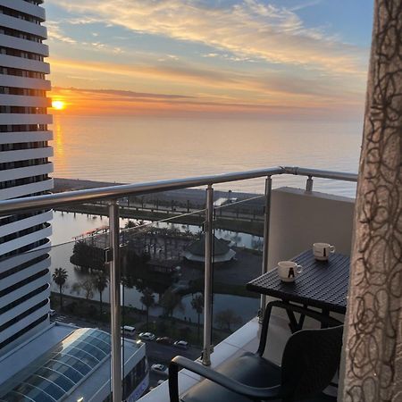 Roini Apartment Батуми Экстерьер фото