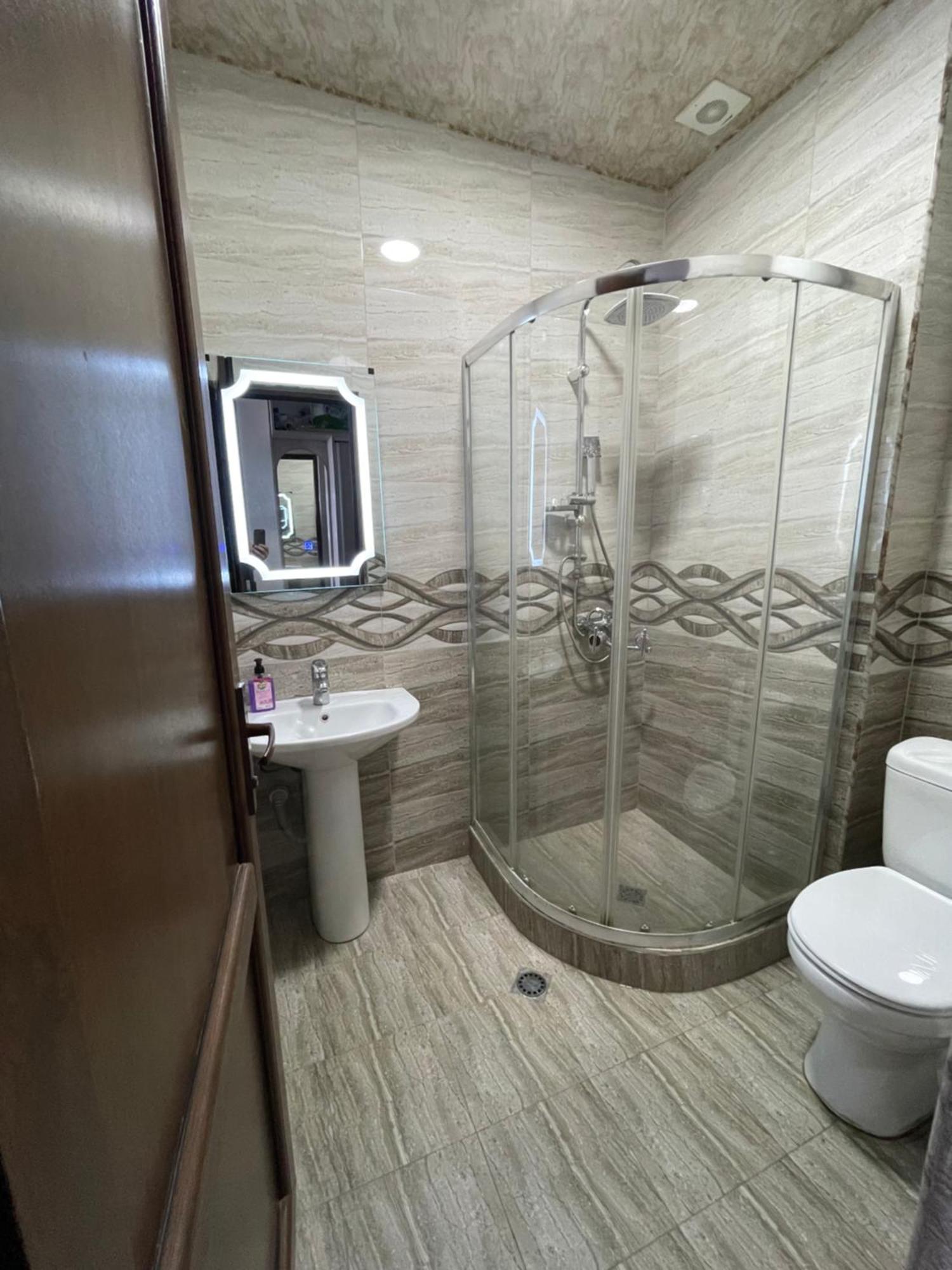 Roini Apartment Батуми Экстерьер фото