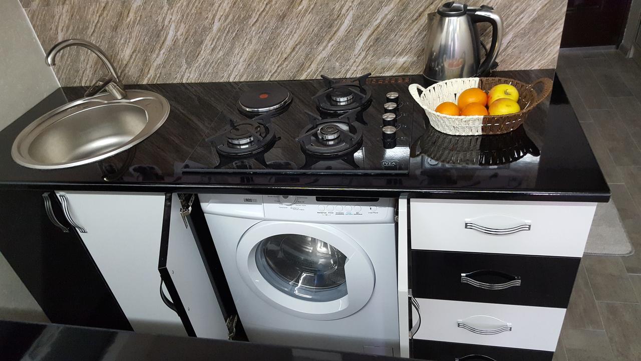 Roini Apartment Батуми Экстерьер фото