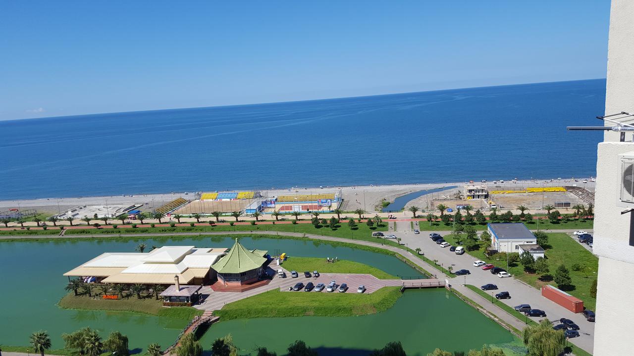 Roini Apartment Батуми Экстерьер фото