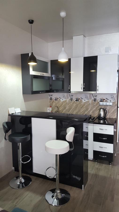 Roini Apartment Батуми Экстерьер фото